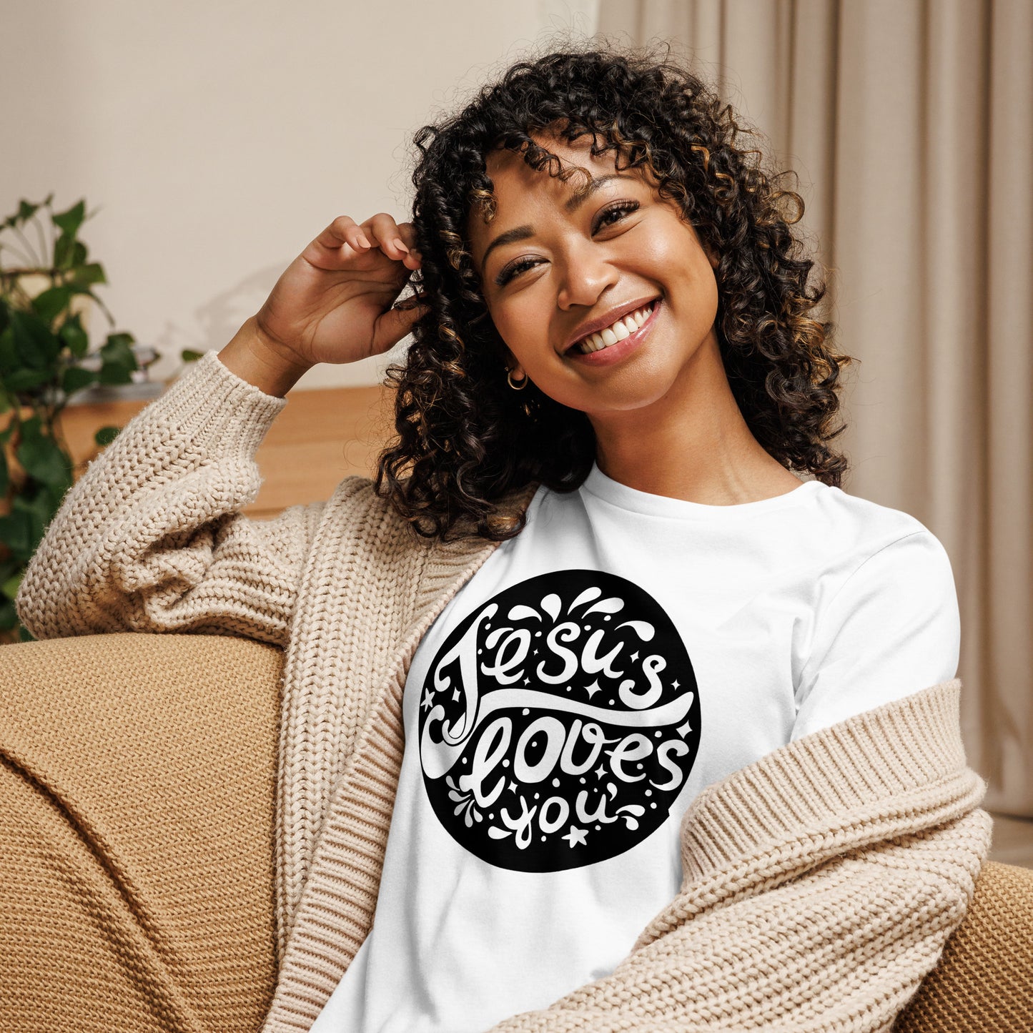 Jesus Loves you - Women's Relaxed T-Shirt